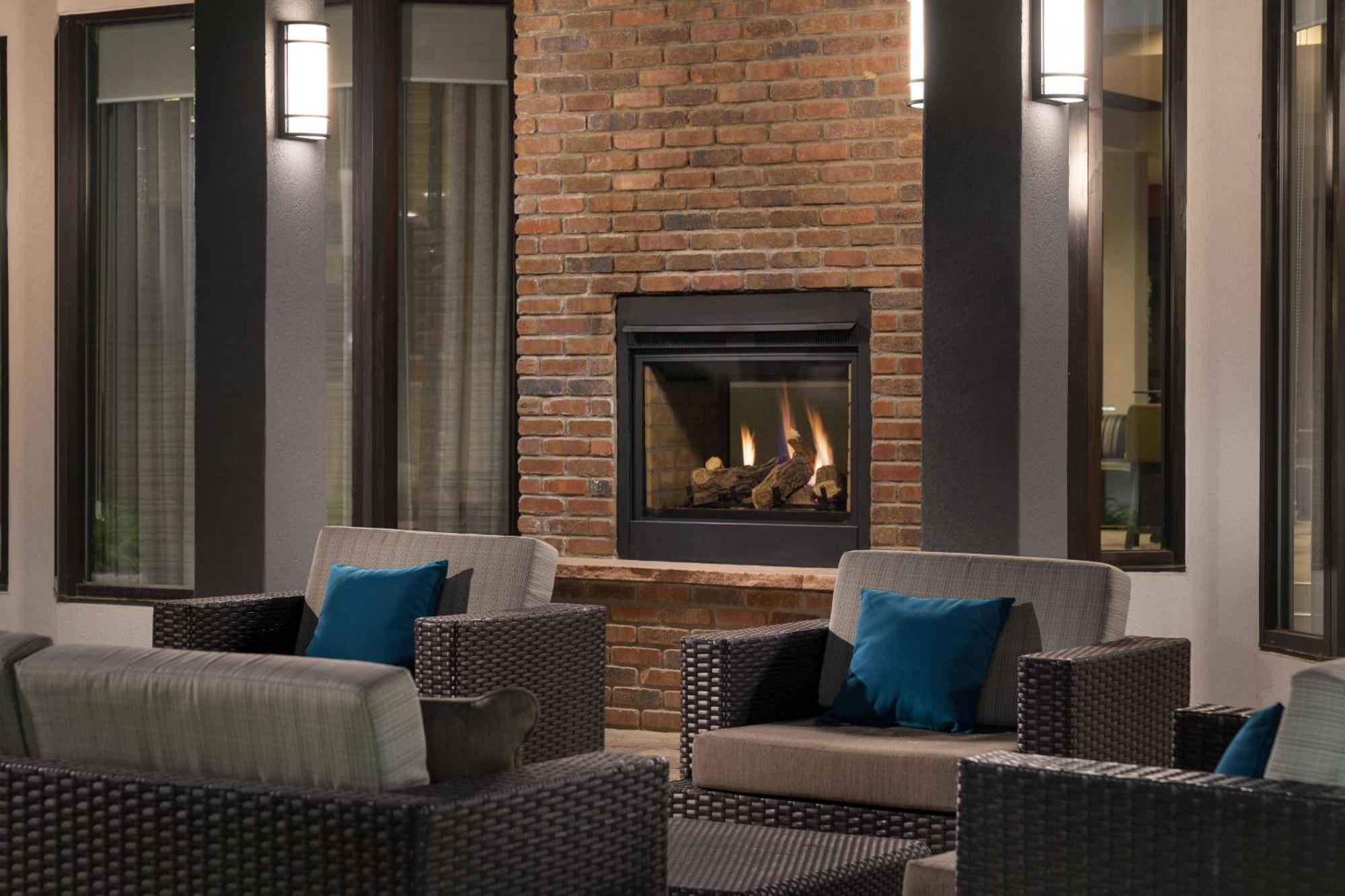 Courtyard By Marriott Boulder Hotel Exterior photo