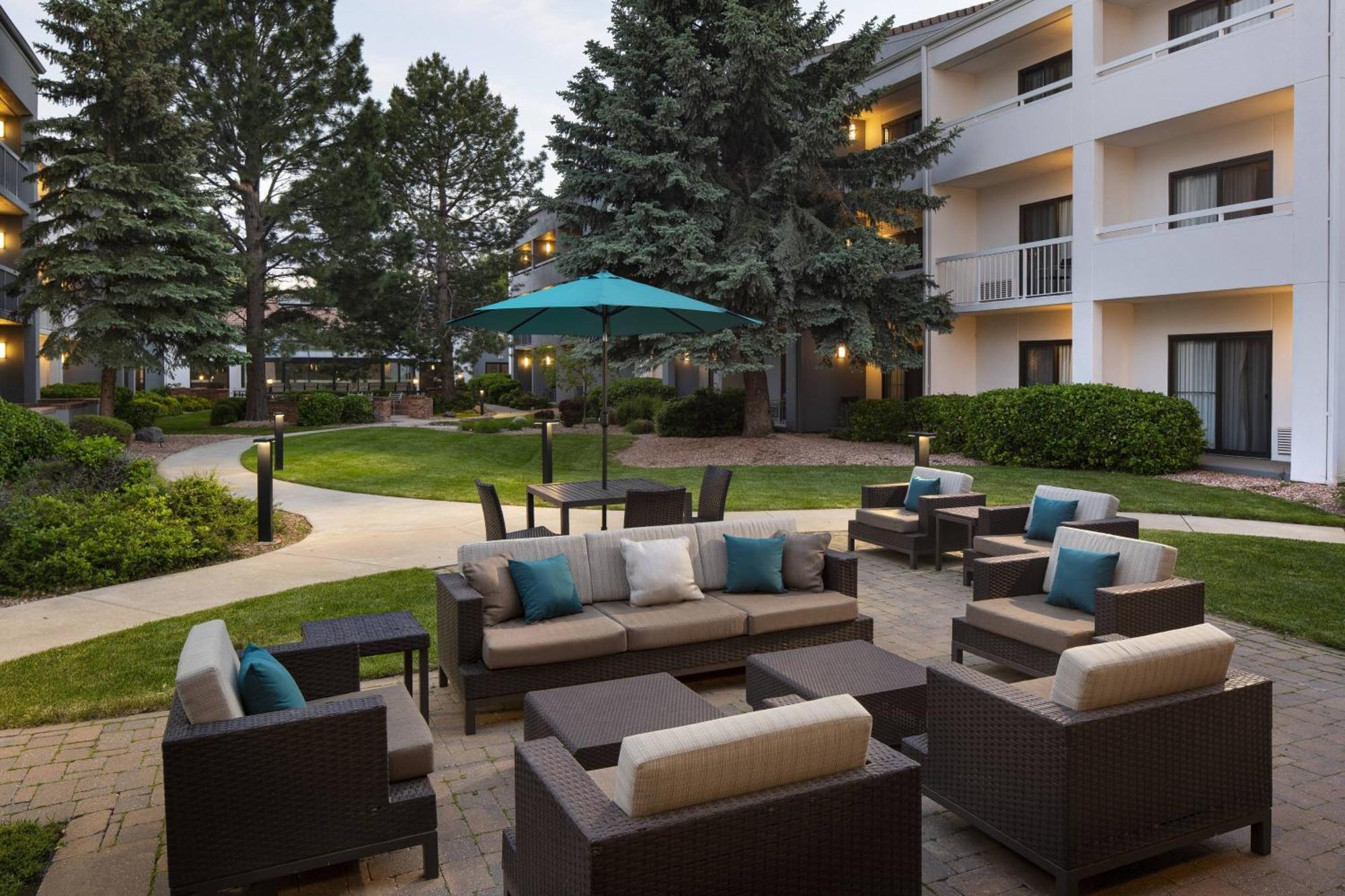 Courtyard By Marriott Boulder Hotel Exterior photo