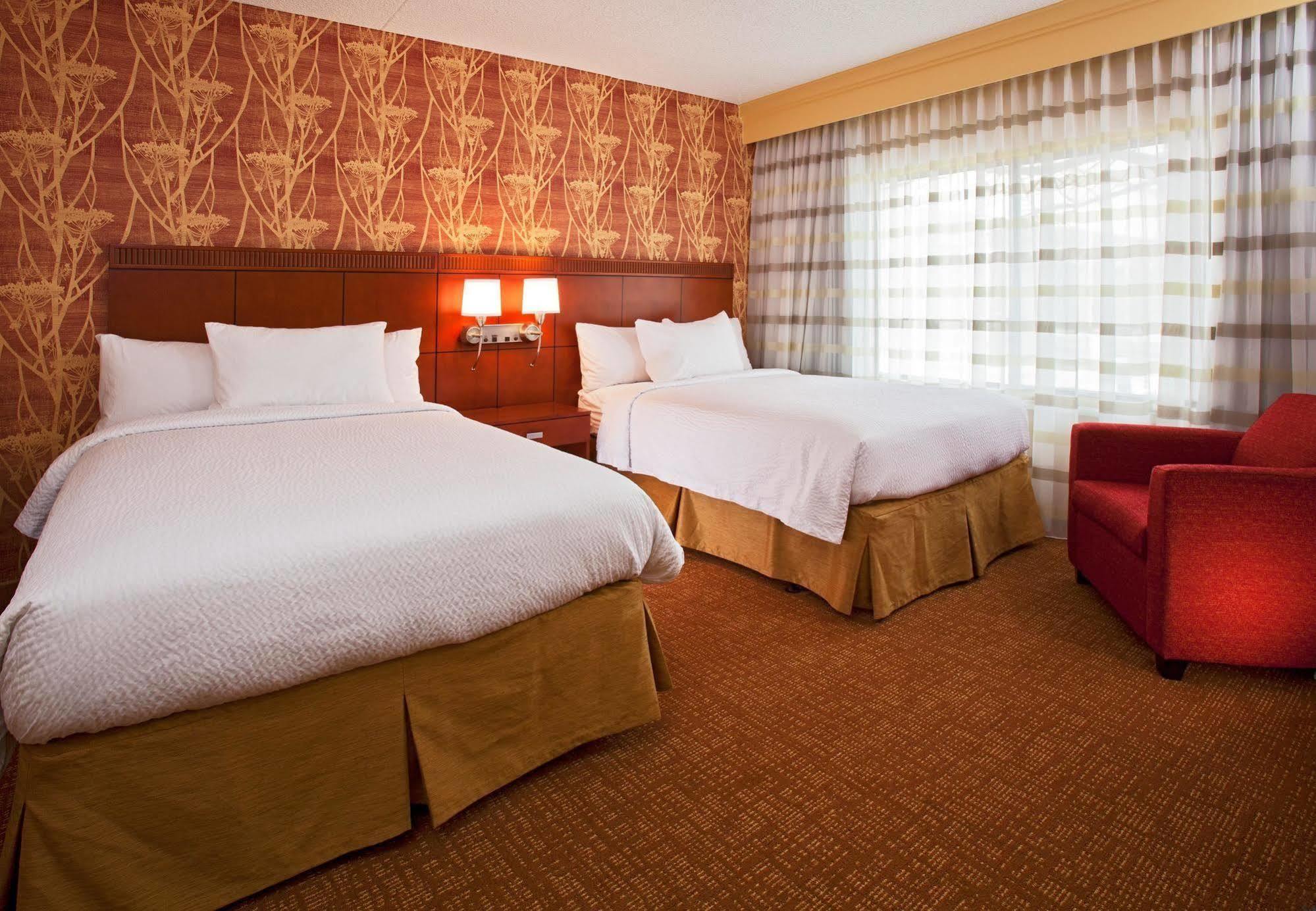 Courtyard By Marriott Boulder Hotel Exterior photo
