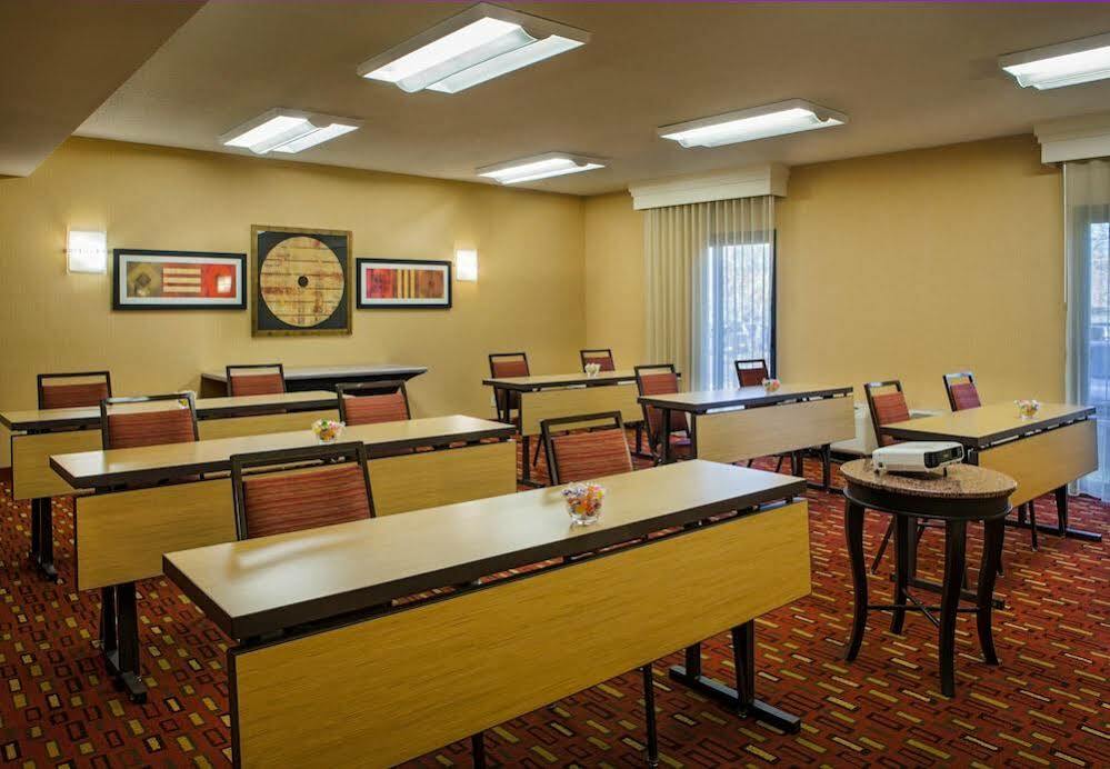 Courtyard By Marriott Boulder Hotel Exterior photo